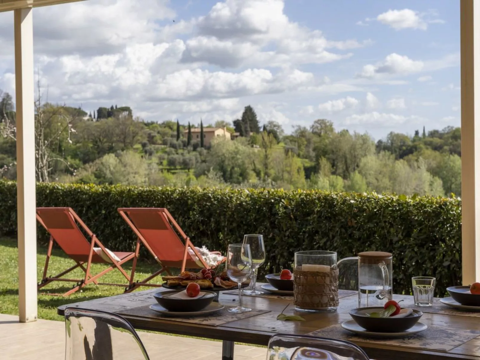 Wunderschöne Villa mit privatem Pool und Whirlpool-Buiten