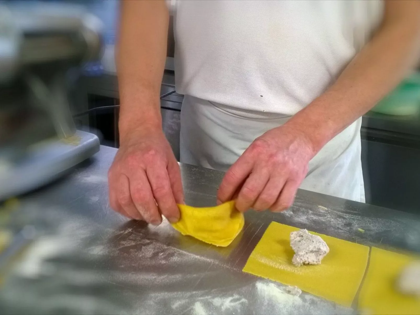 Einzimmerwohnung mit Balkon und Frühstück-Image-tags.info