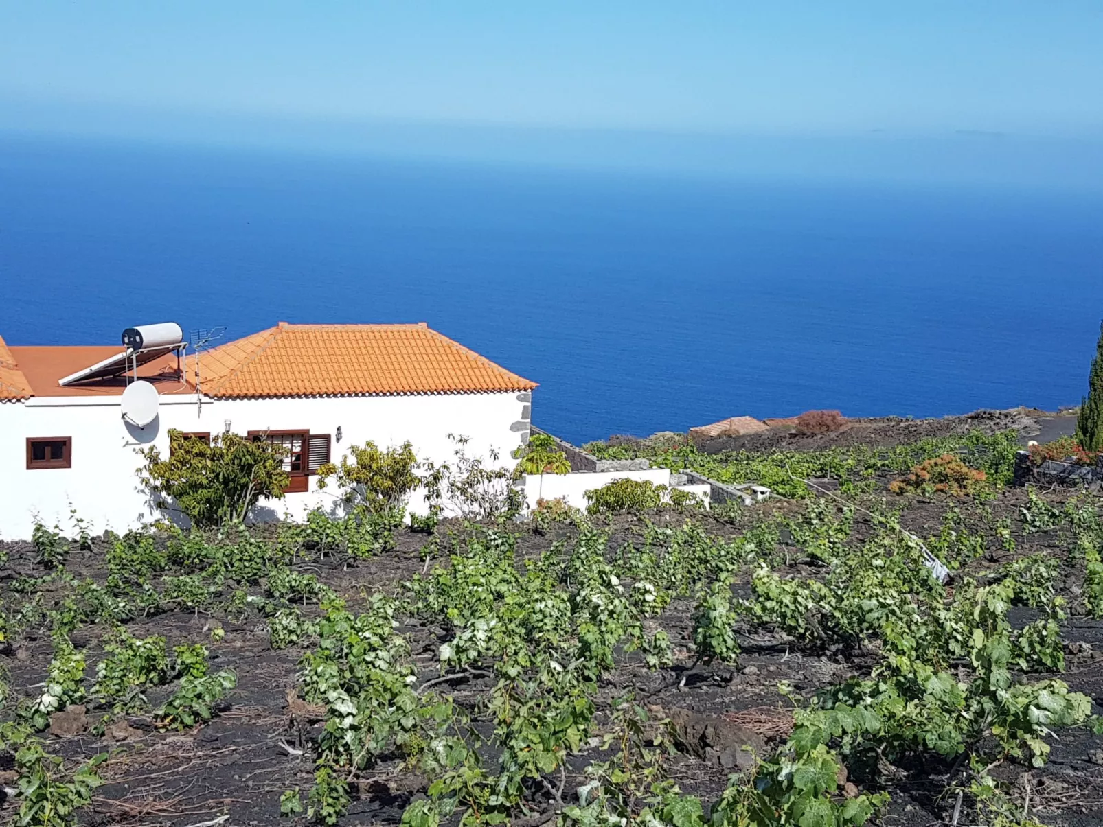 Mit Garten und wunderbarer Aussicht-Buiten