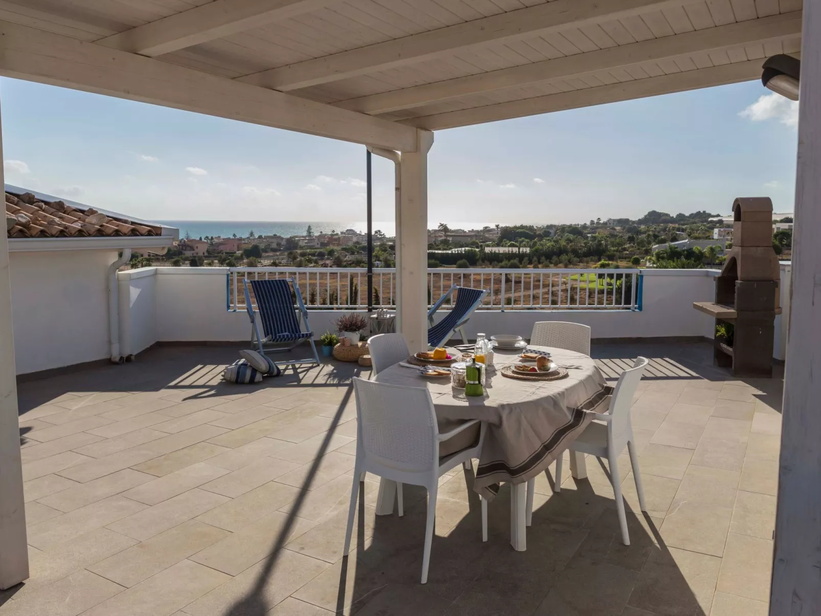 Dachgeschoss Meerblick Donnalucata-Buiten