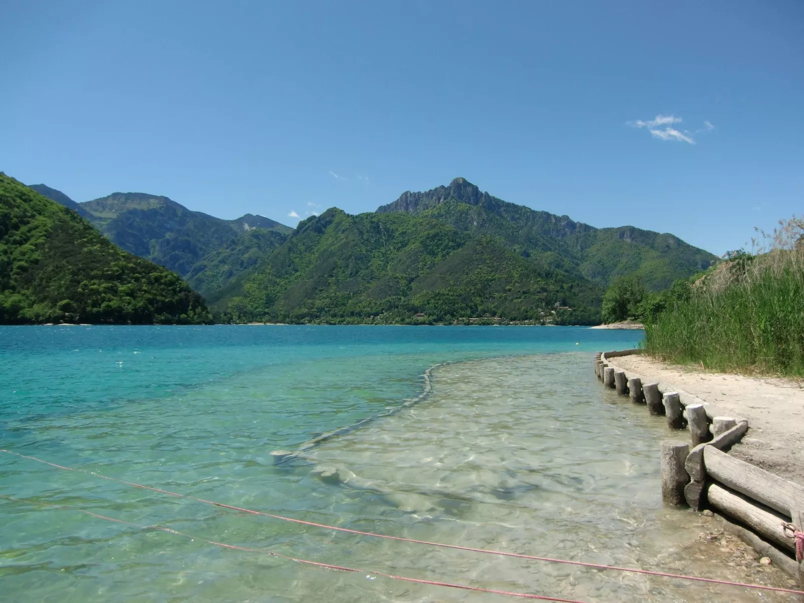 Wohnung im ersten Stock mit schönem Seeblick-Buiten