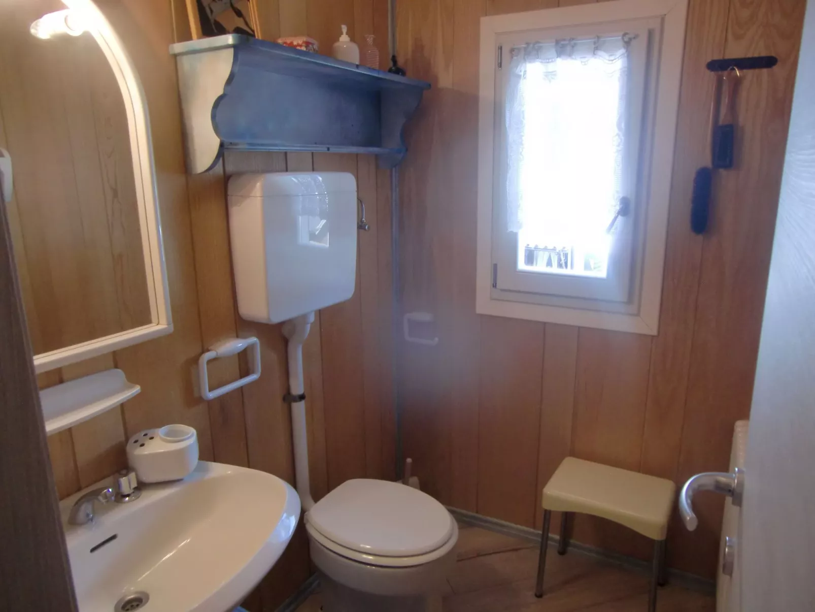 Freistehendes Haus mit eingezäuntem Privatgarten-Binnen