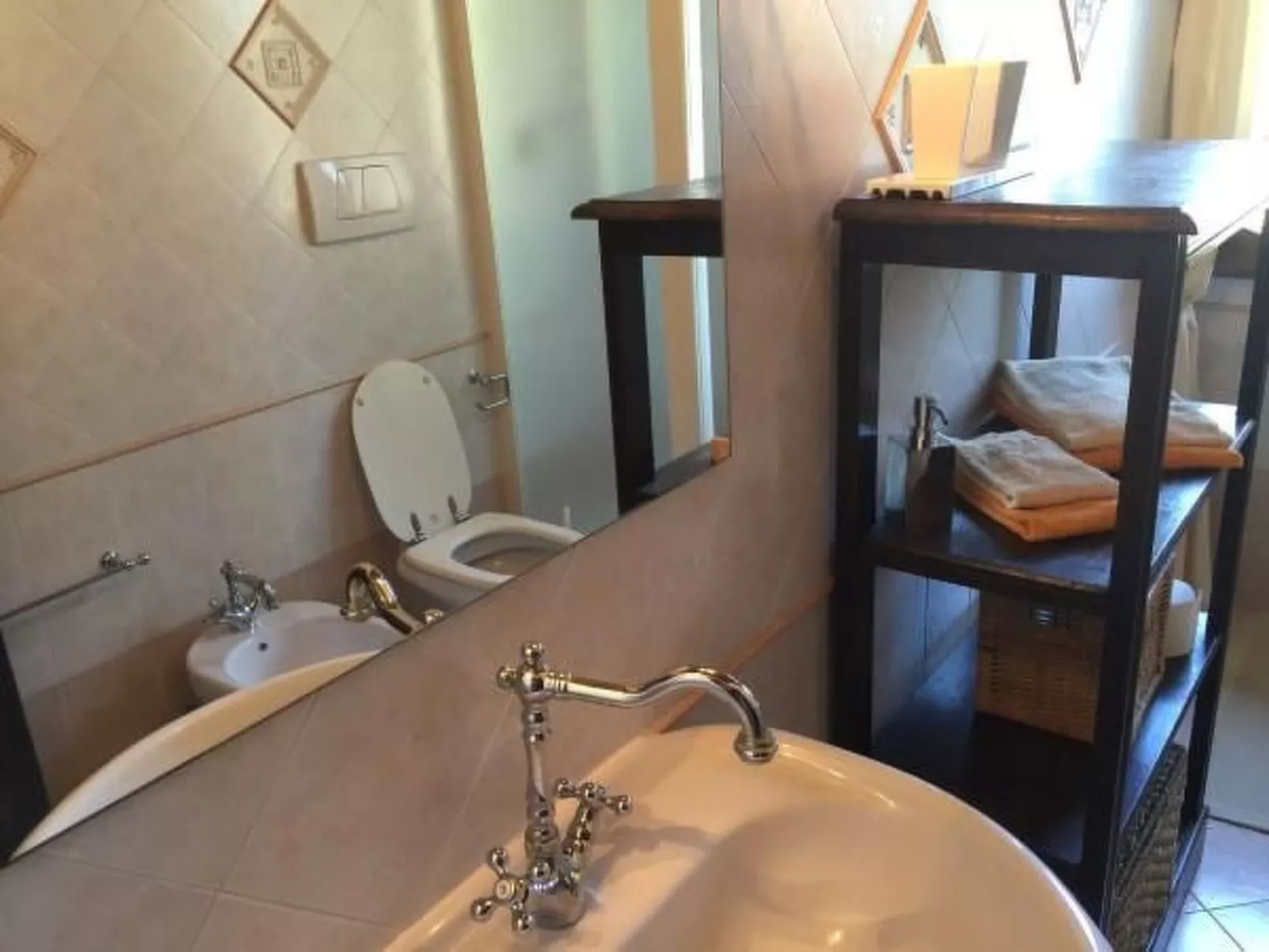 Gemütliches Ferienhaus mit Privatem Pool-Binnen