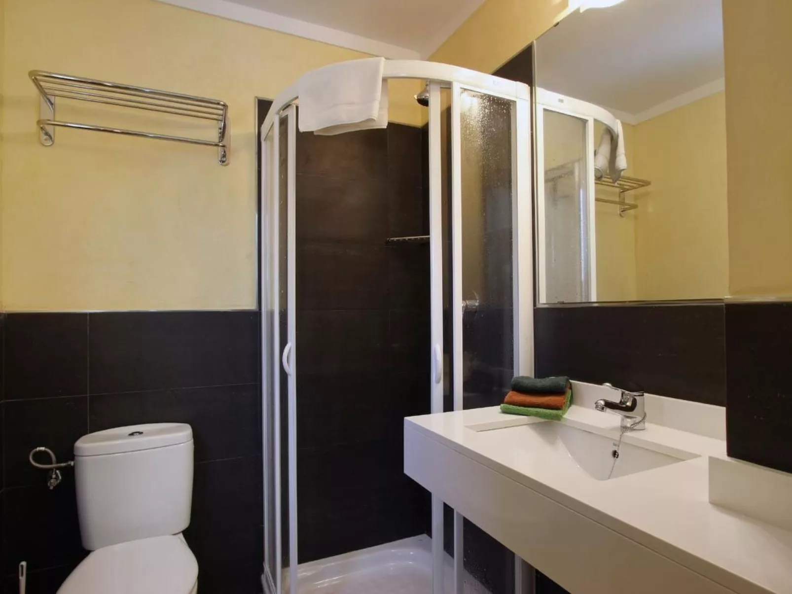 Villa Medina, Cala Sant Vicenç-Binnen