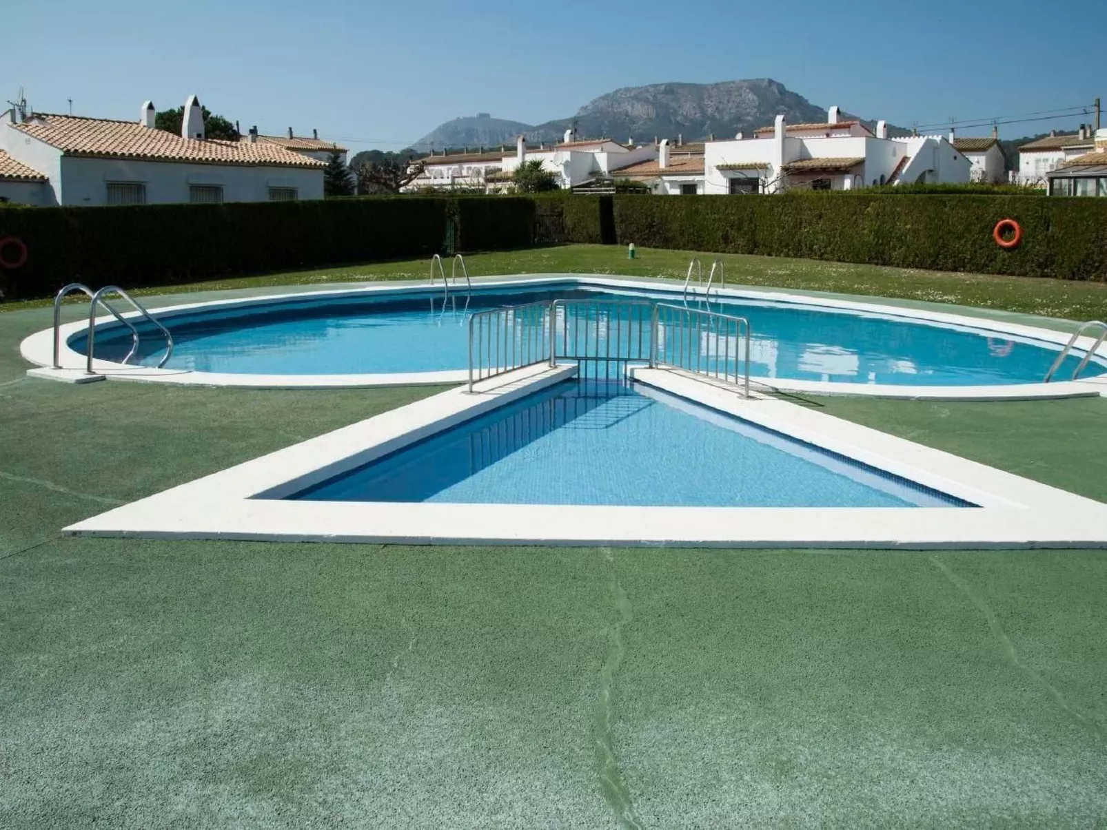 Casa Fluvià mit Gemeinschaftspool-Image-tags.info