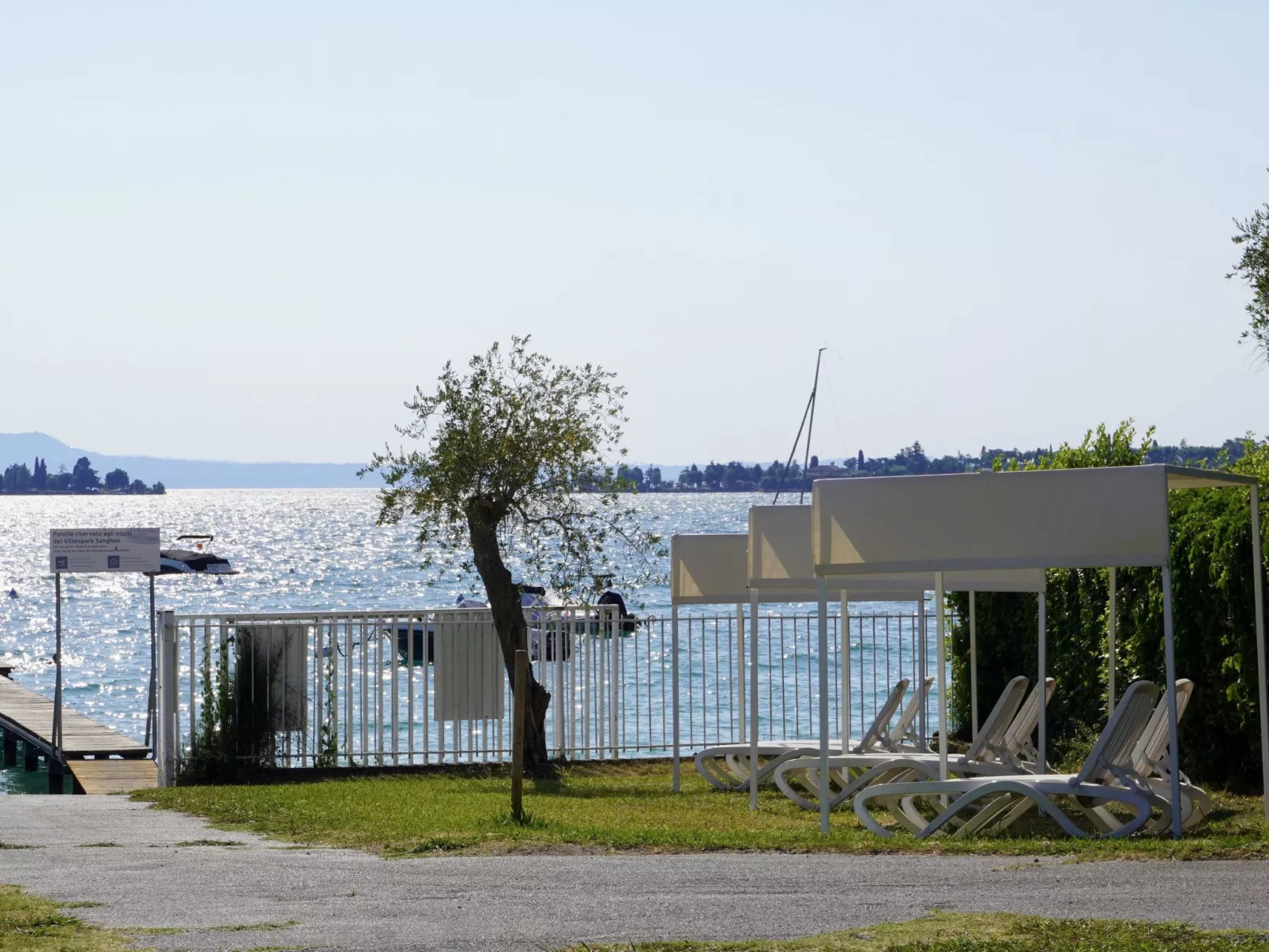 Dreizimmerwohnung in Villa eine Ebene-Buiten