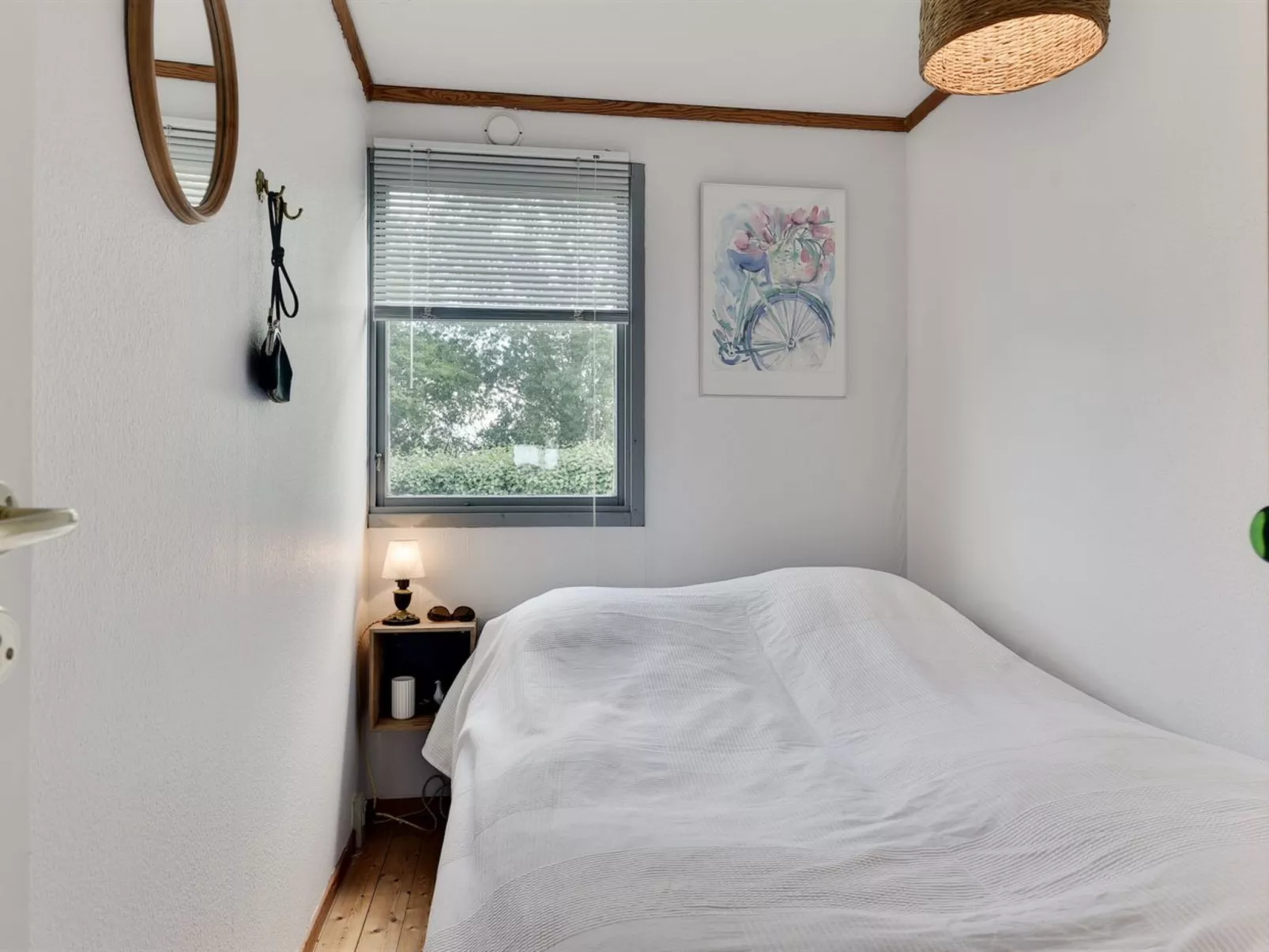 "Rise" - 250m from the sea-Binnen