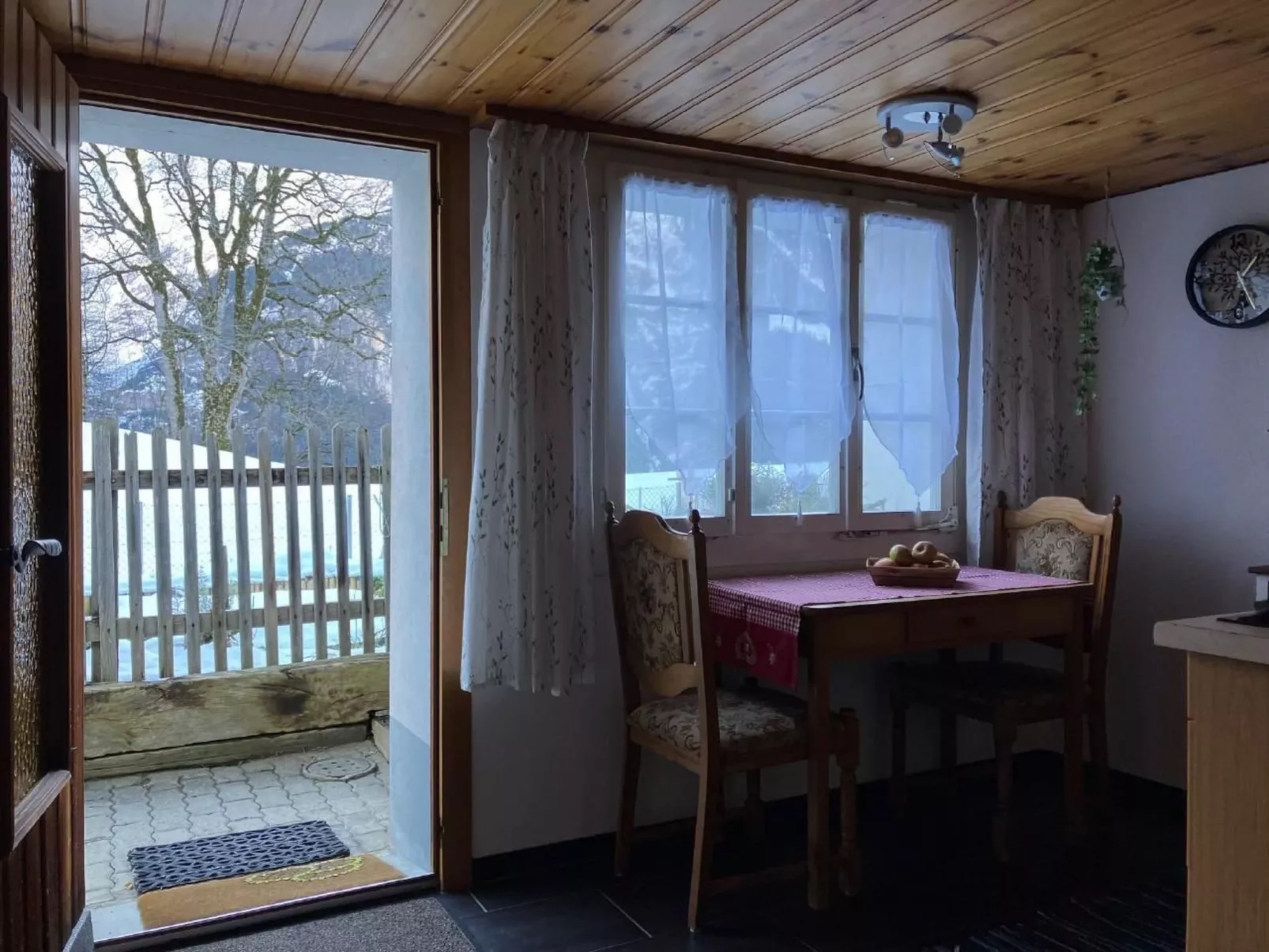 Gemütliches SINGLE-Studio-Binnen