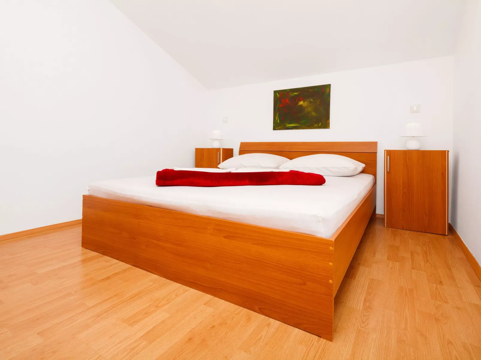 Ema Red mit Jacuzzi-Binnen