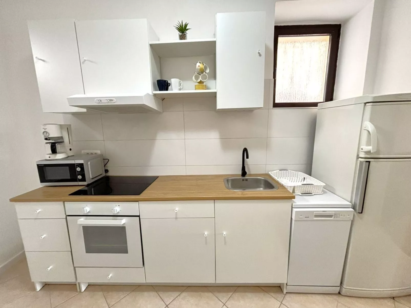 Schönes Appartement mit Terrasse-Binnen