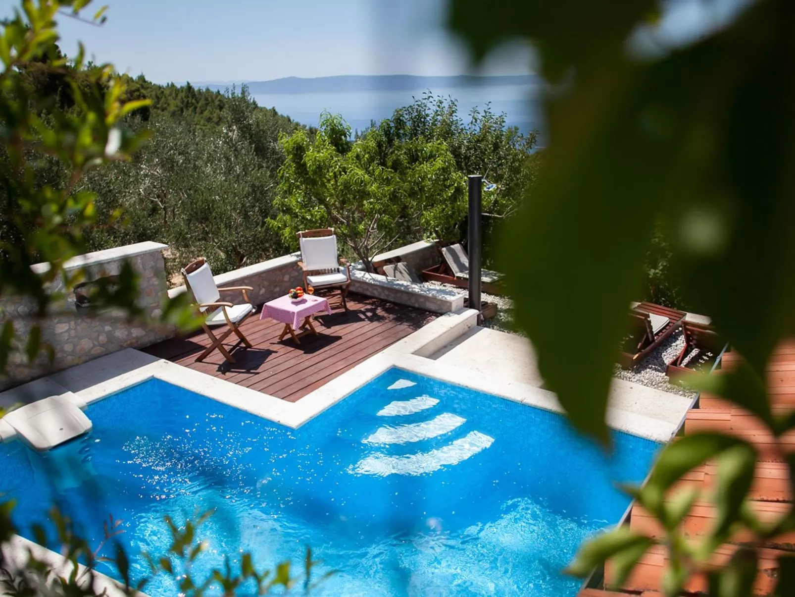 Villa Kety mit Pool-Buiten