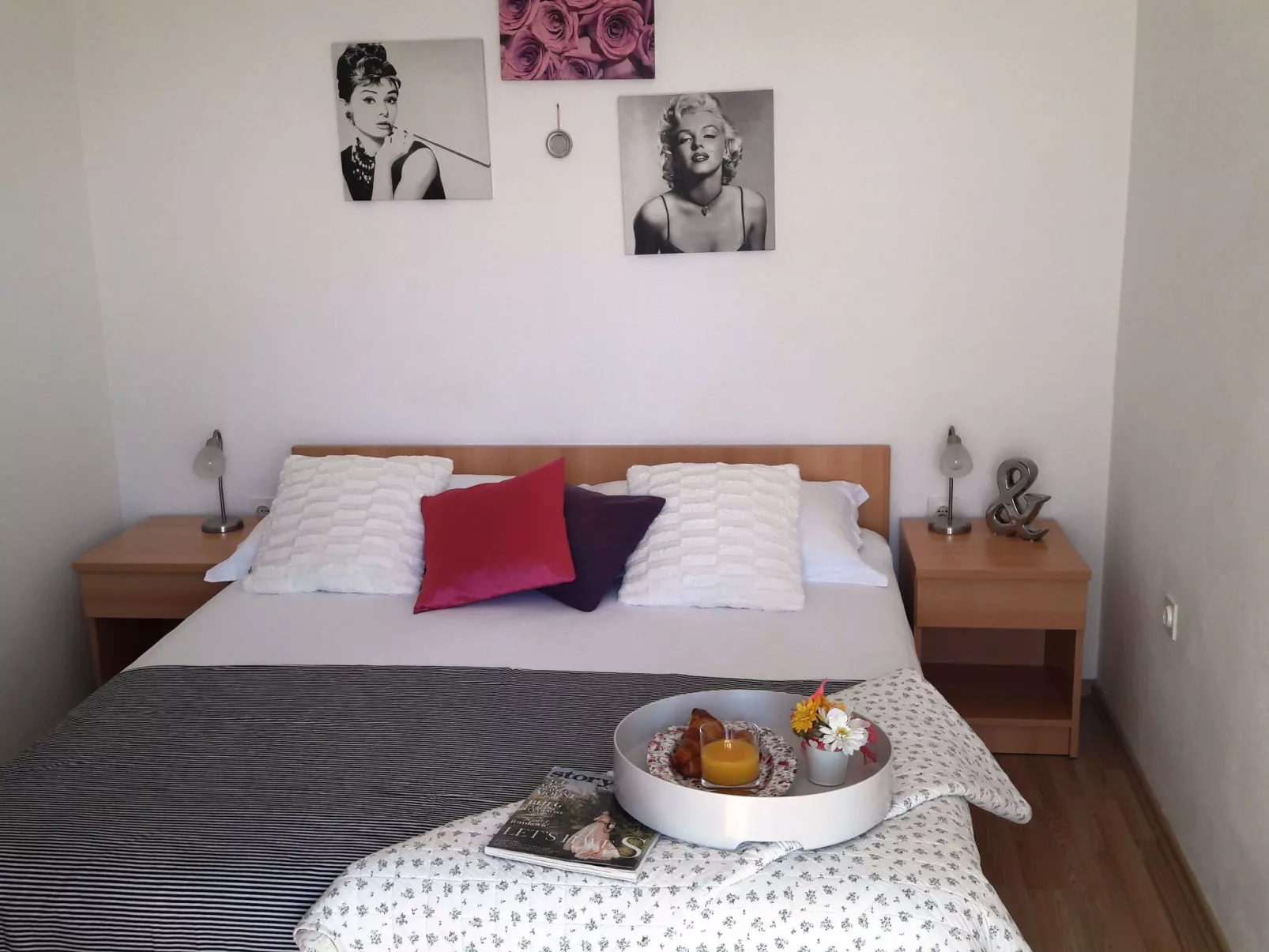 Mit Blick auf das Wasser