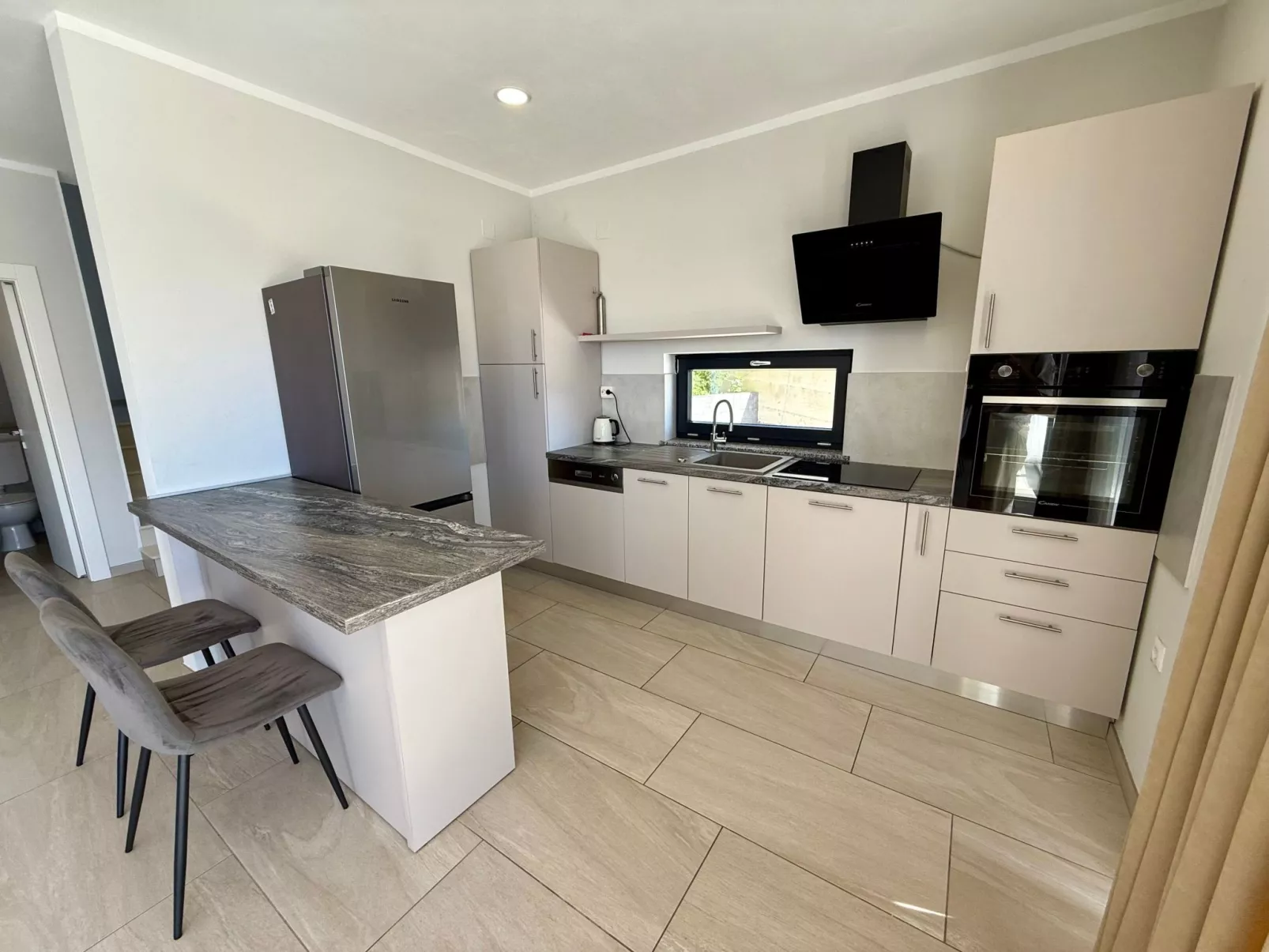 Schöne moderne Villa v-Binnen