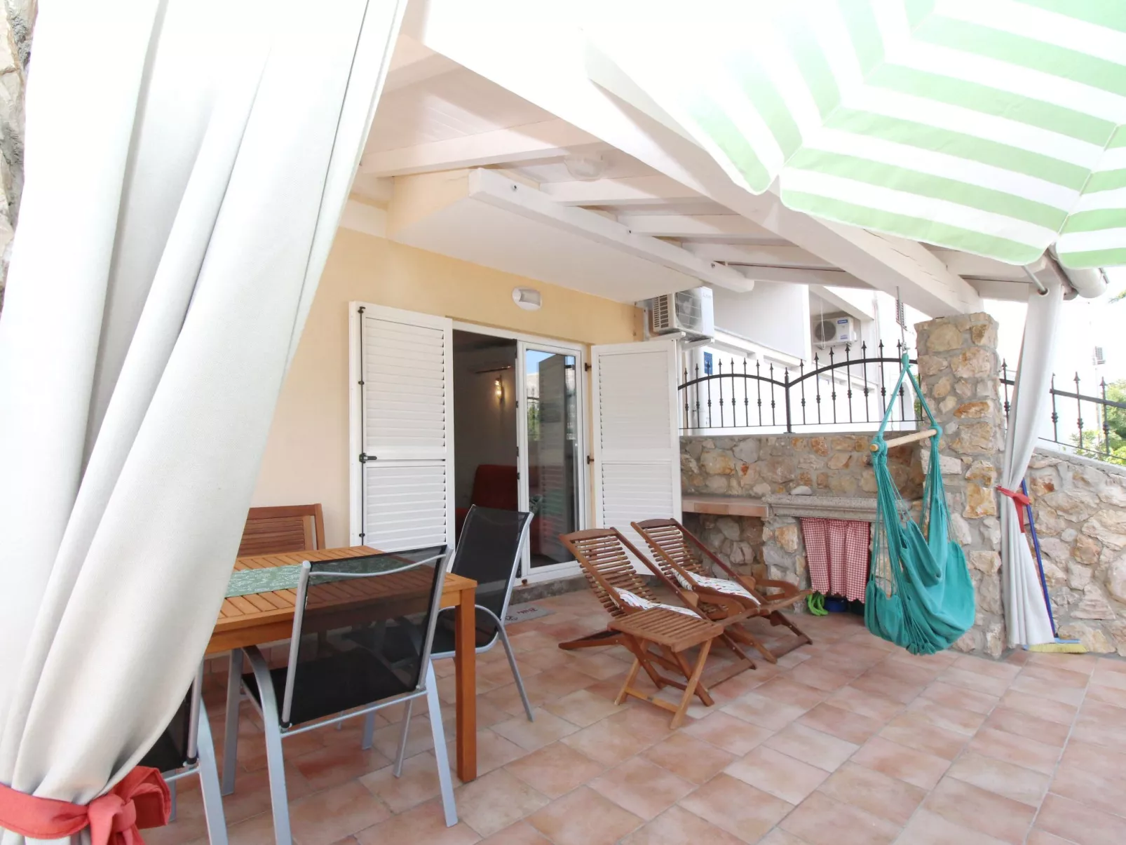 Appartement in Baška mit Eigener Terrasse