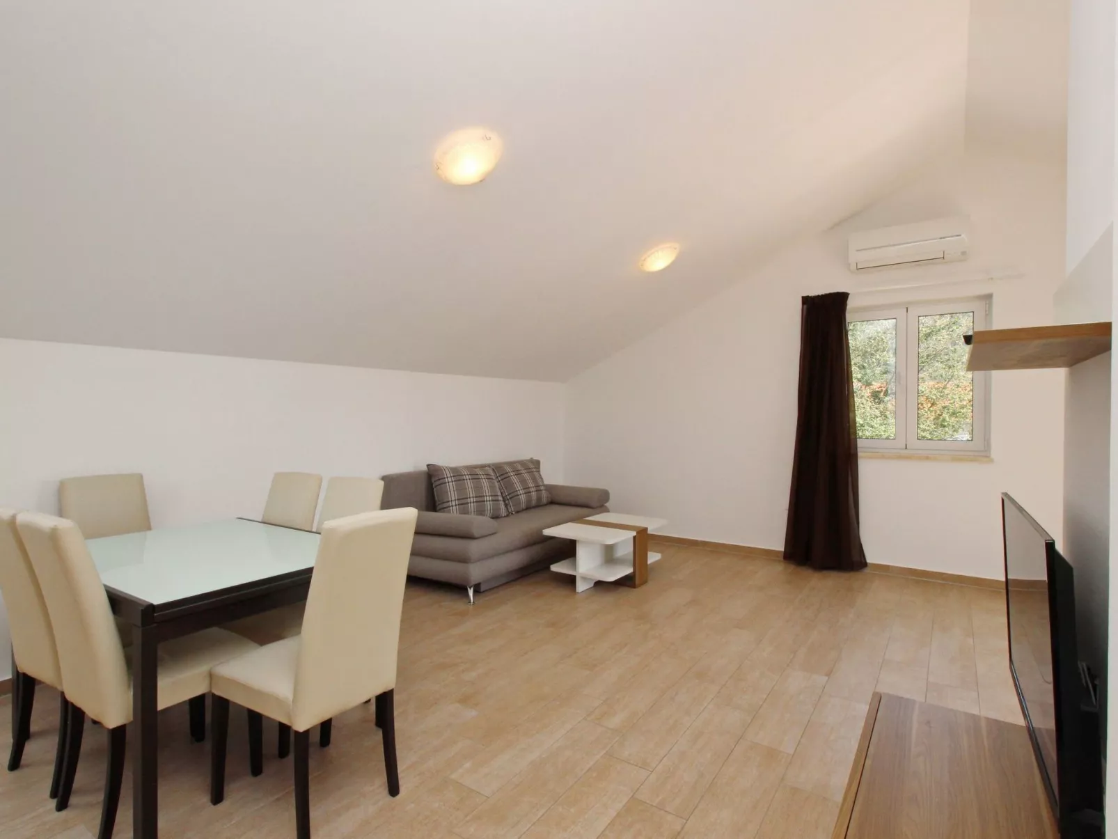 In Baška mit Terrasse-Binnen