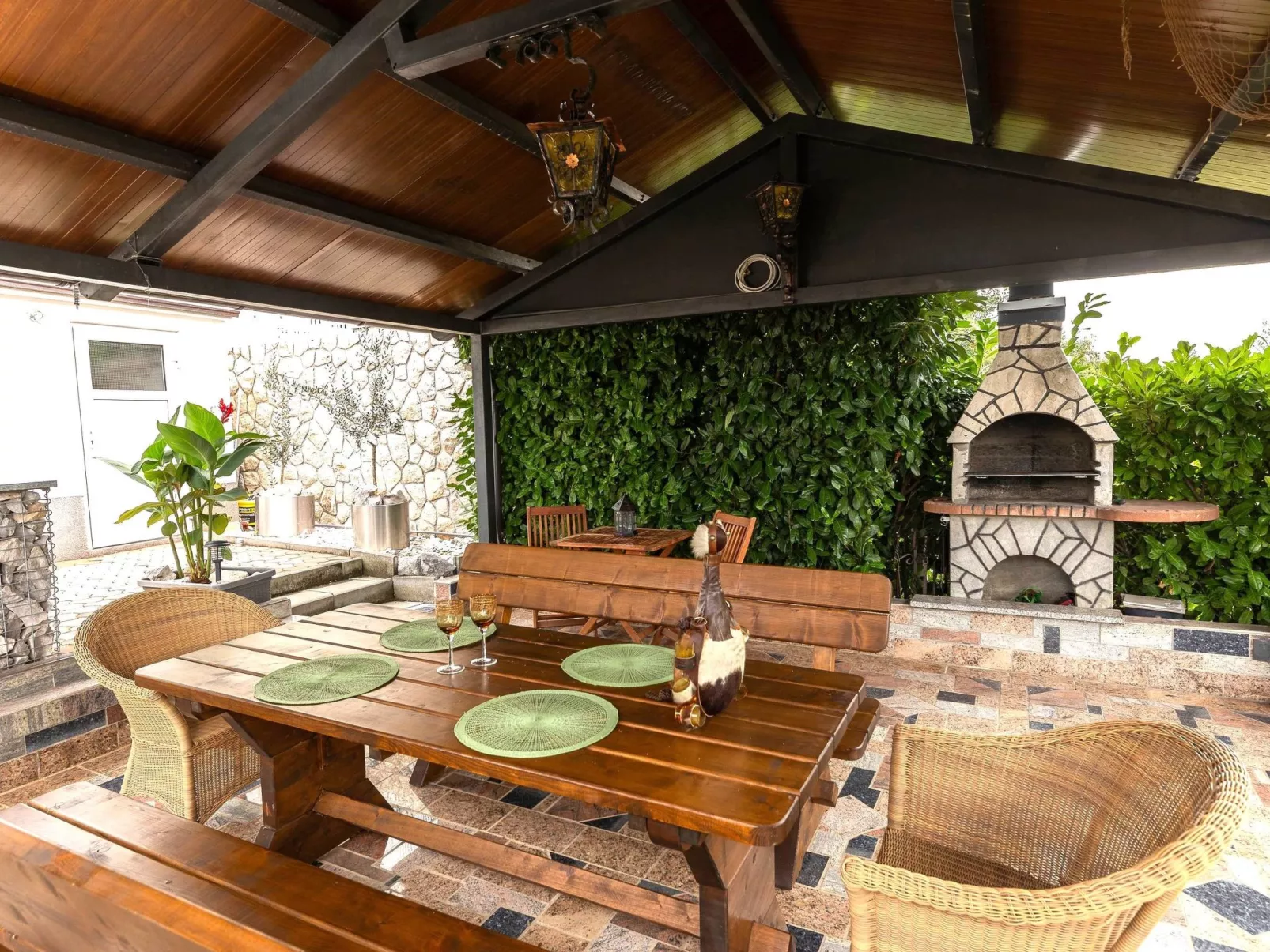 Wohnung mit großer Terasse-Buiten