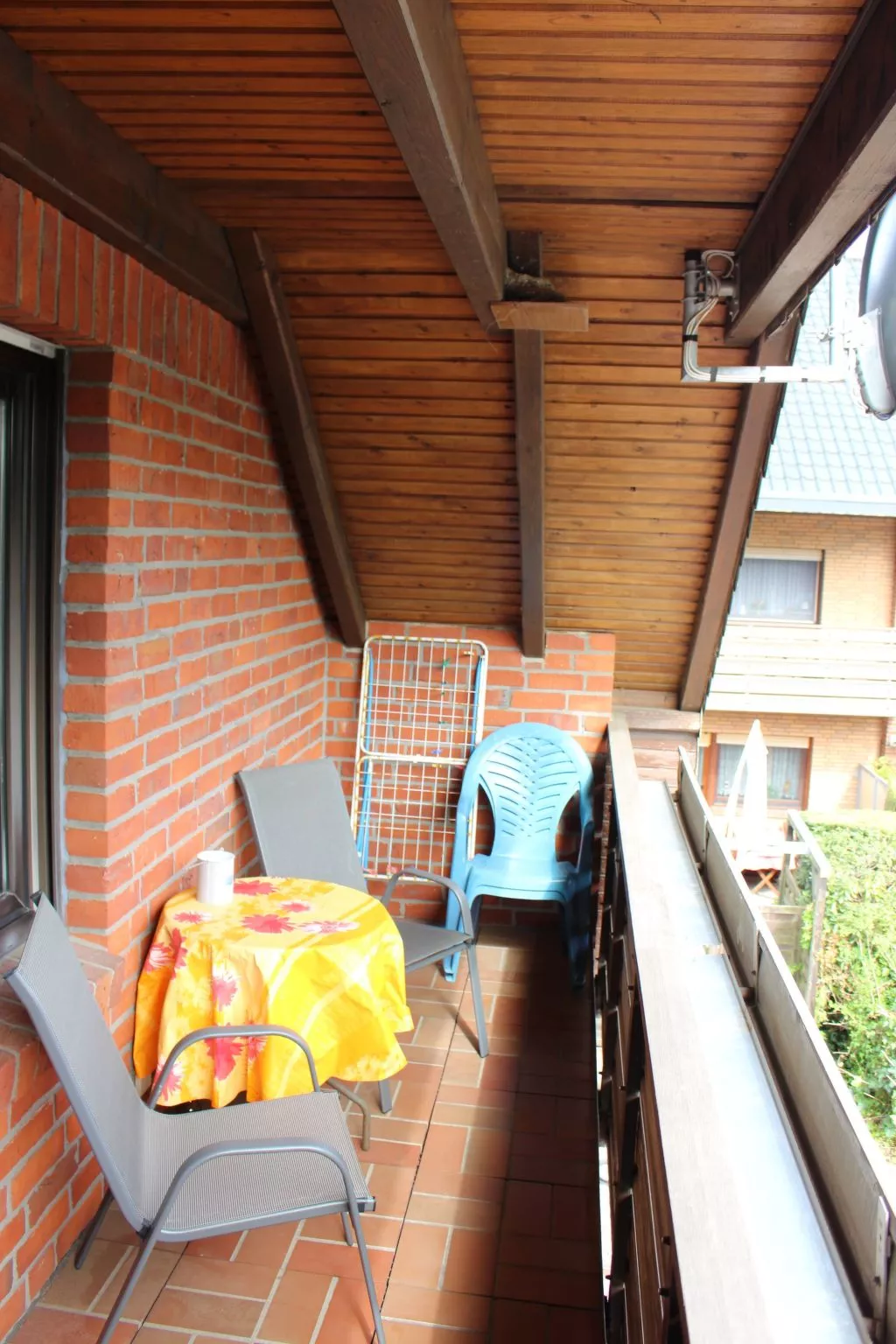 Geräumige Ferienwohnung in Burhave mit Grill, Garten und Pool-Binnen