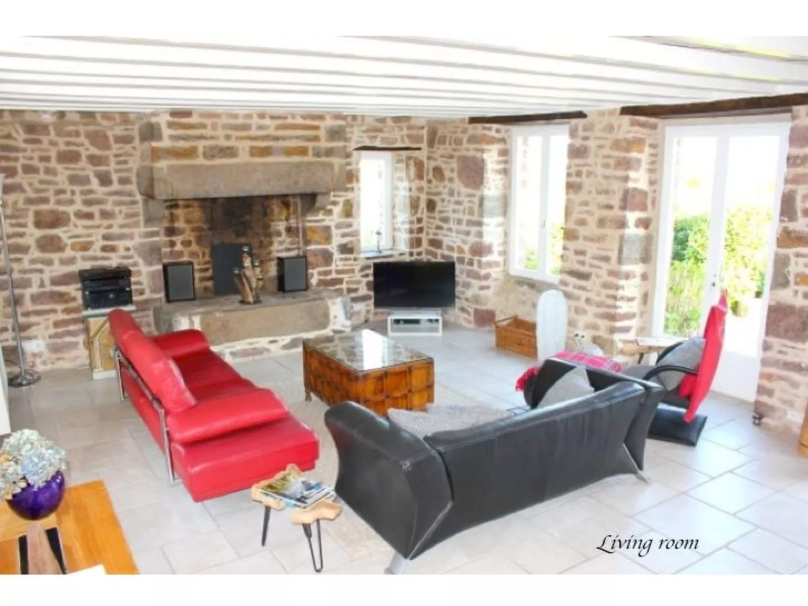 In Sourdeval Les Bois mit Garten-Binnen