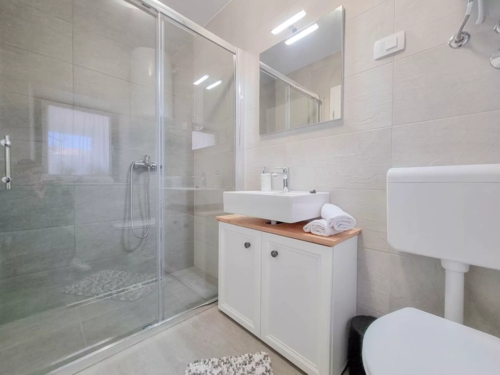 Für 3 Personen ca. 40 m&sup2; in Novigrad, Adriaküste Kroatien (Westküste von I-Binnen