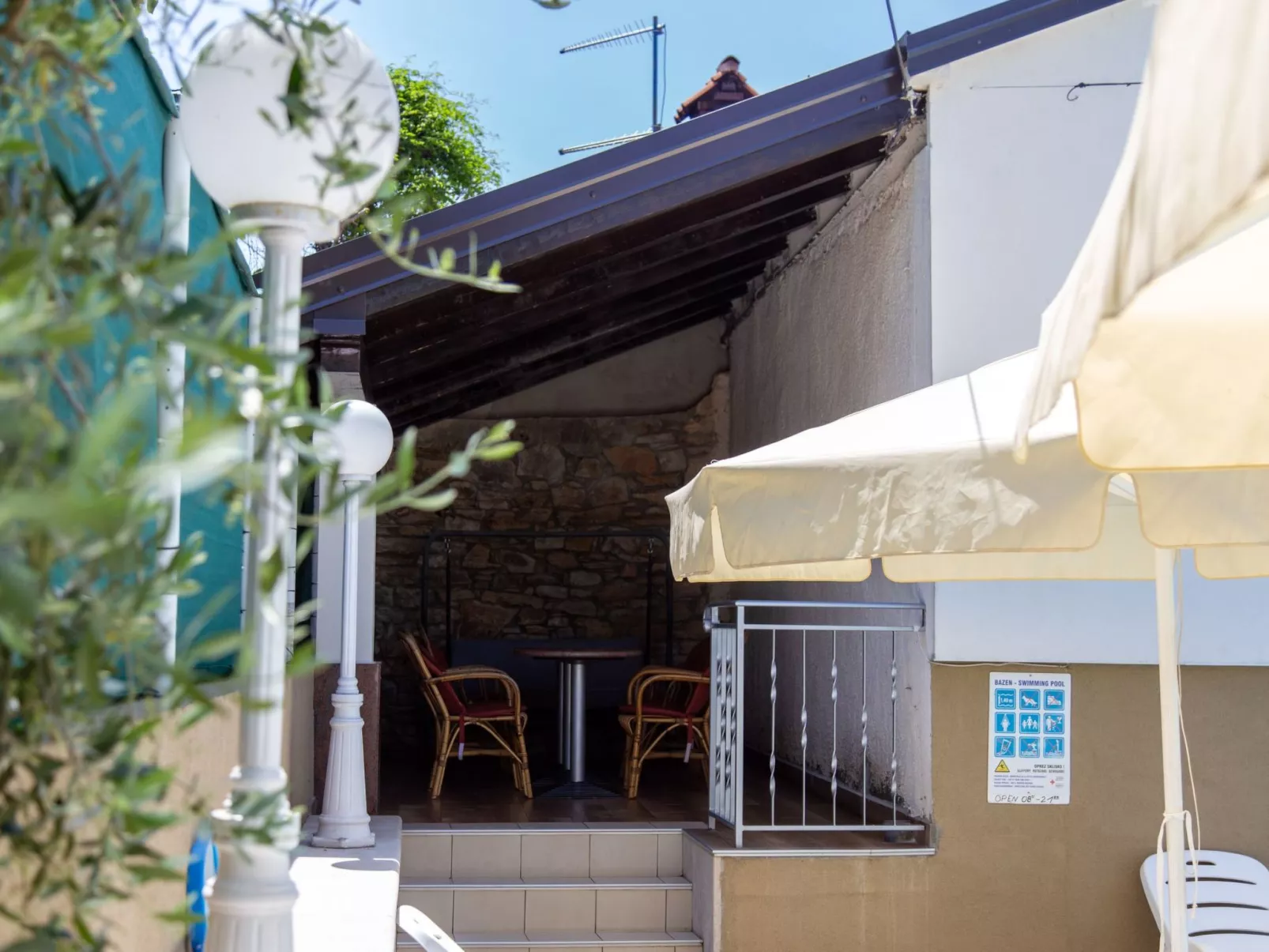 'Frane' mit eigenem Pool-Buiten