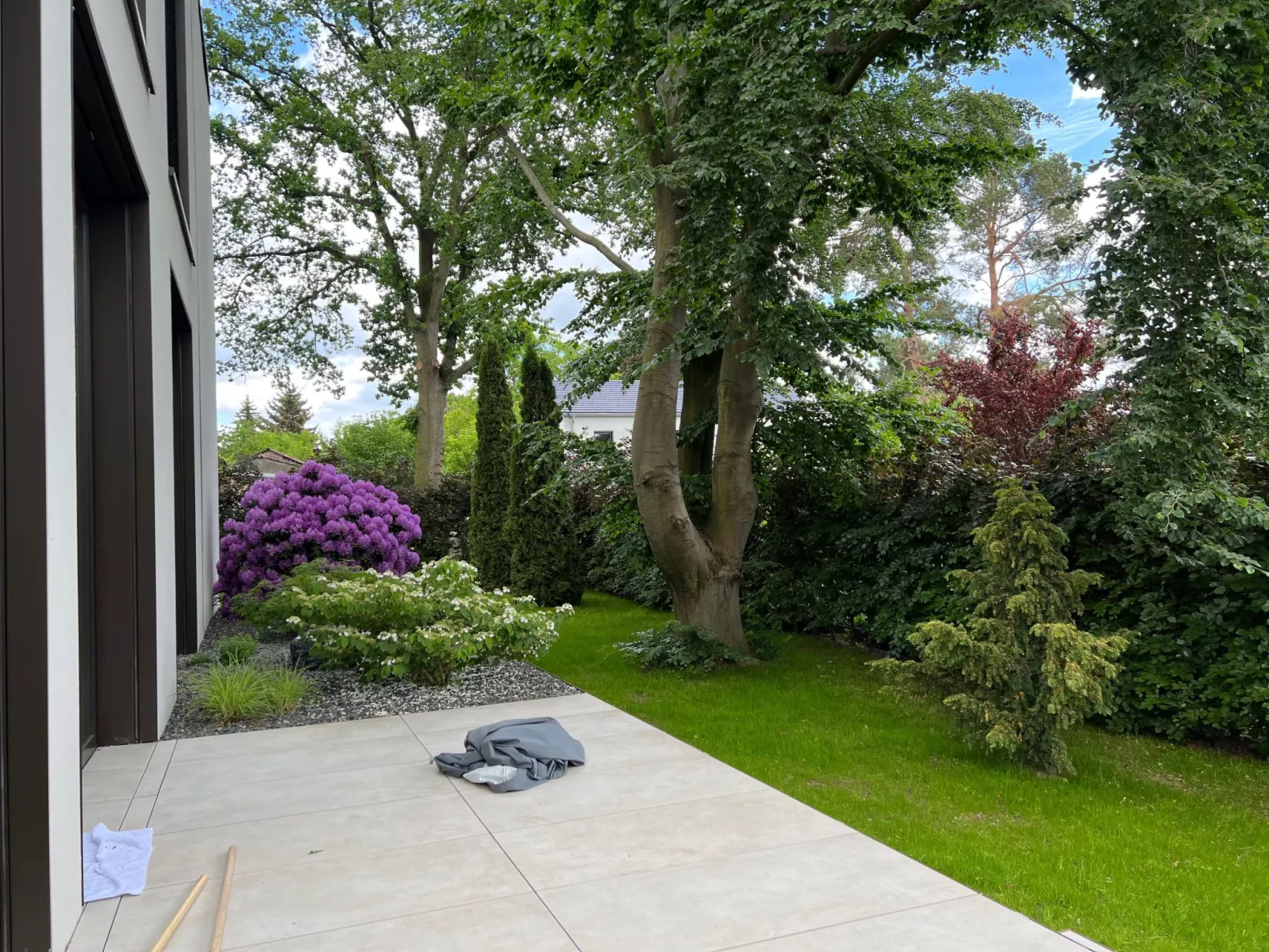 Modernes Einfamilienhaus-Buiten