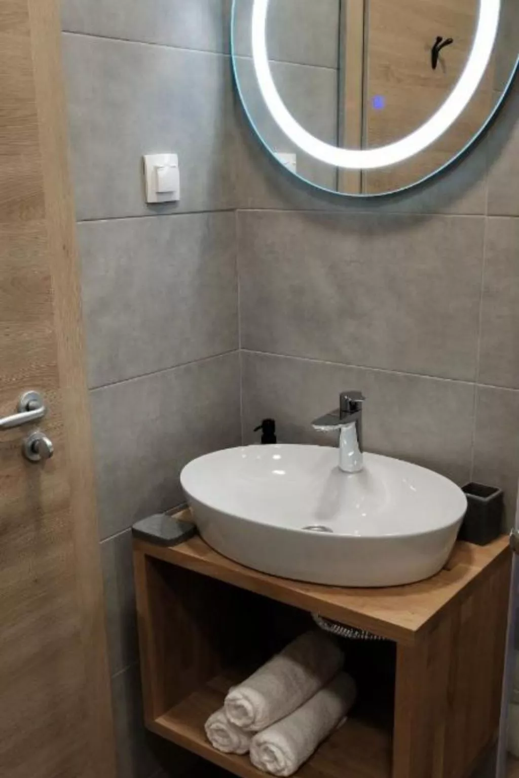 Studio "Allure Varna" mit Infinity-Pool-Image-tags.info