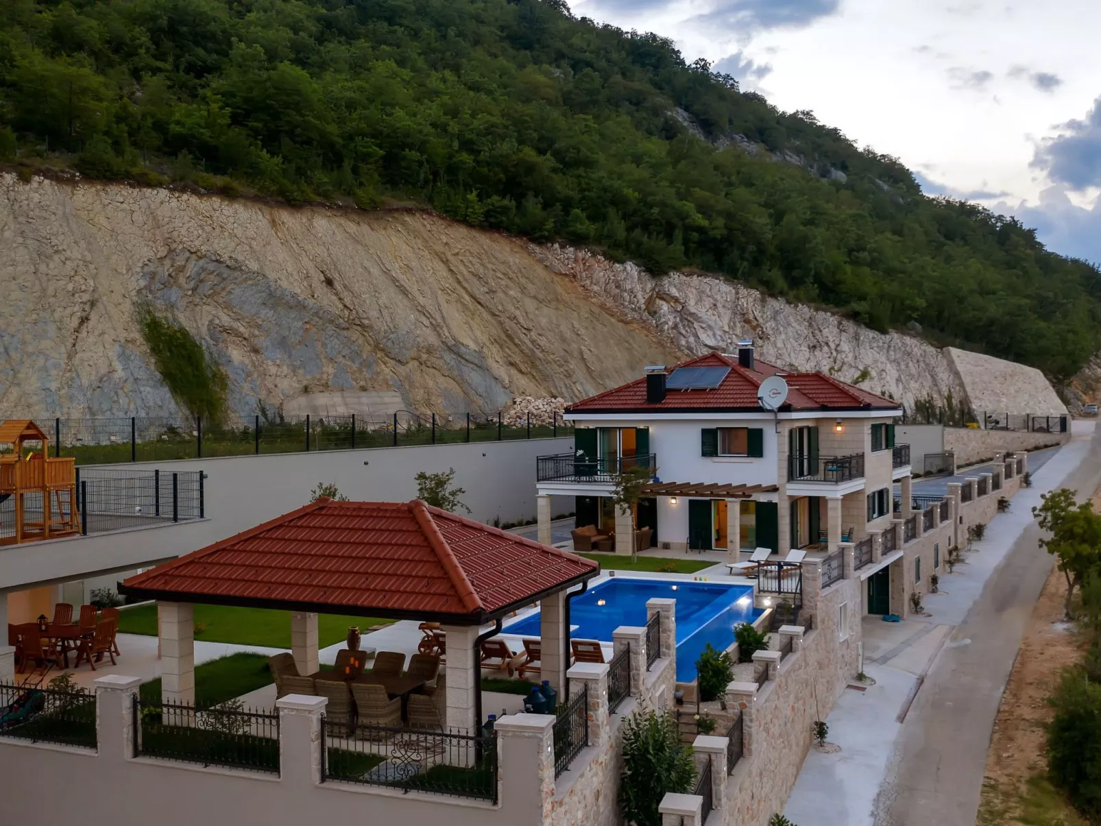 Villa mit Panorama-Buiten