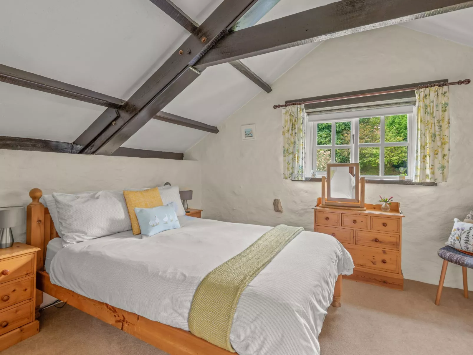 Idyllisches Landhaus mit wunderschönem Garten-Binnen