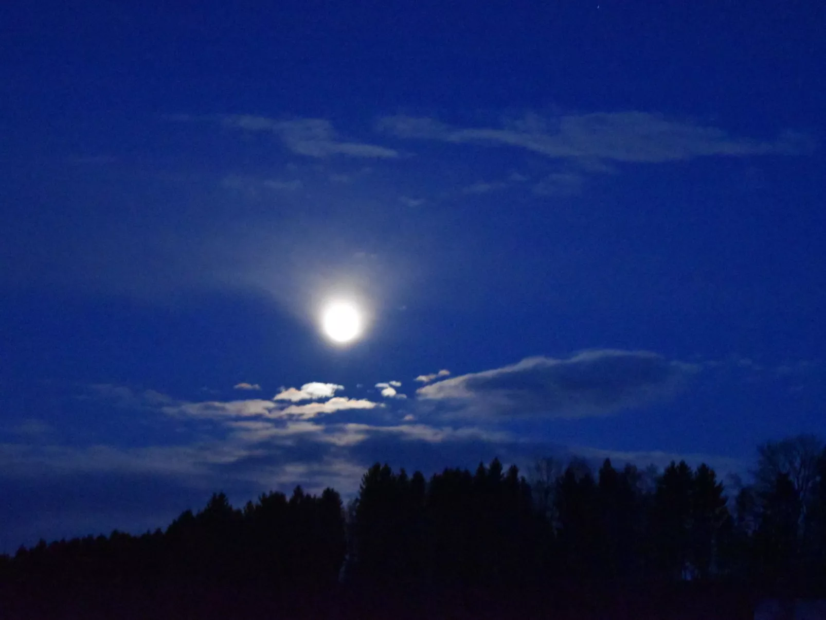 "Haus in der Einöde"-Buiten