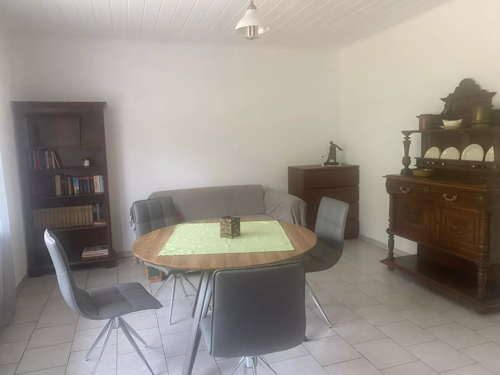 Appartement mit Balkon-Binnen