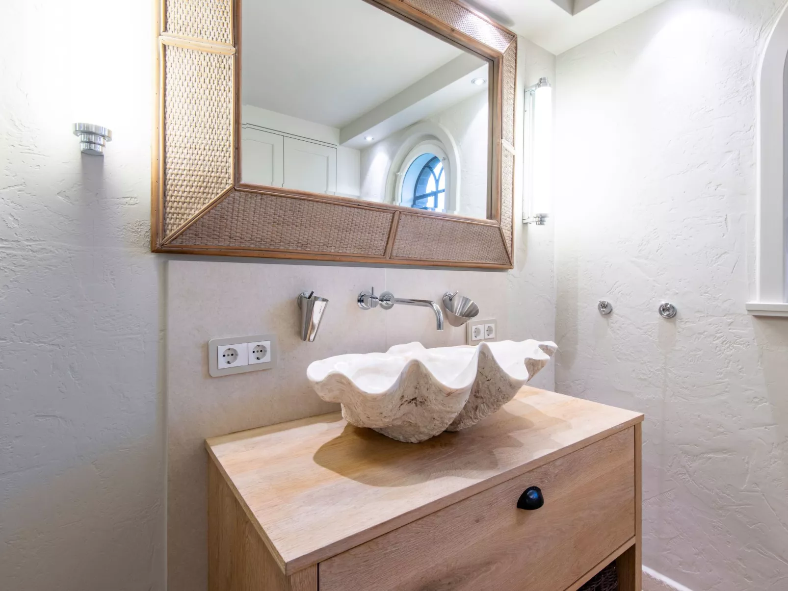 In Großmorsum mit Terrasse und Grill-Binnen