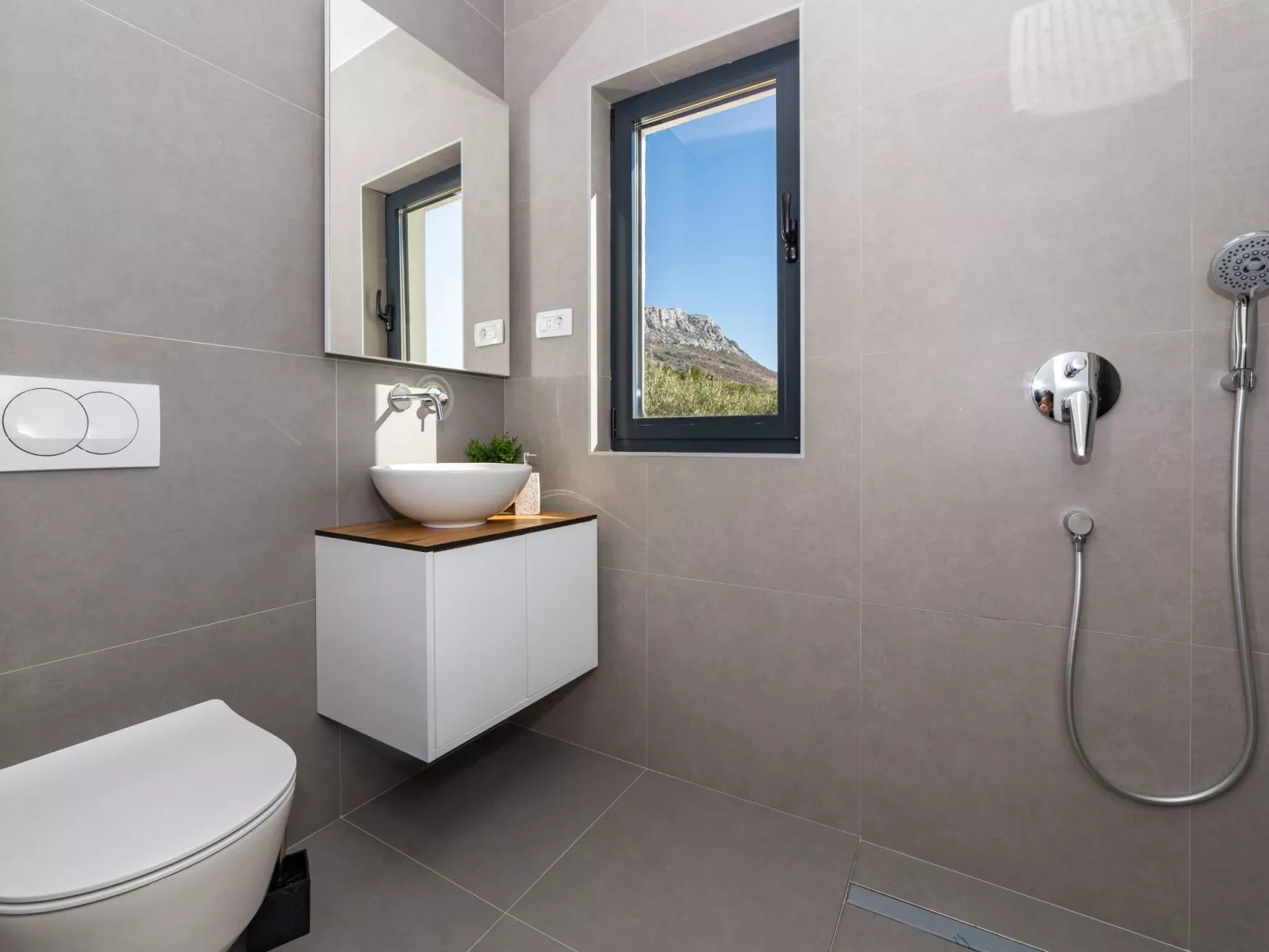 Haus für 9 Personen und 1 Kind in Kastel Luksic-Binnen