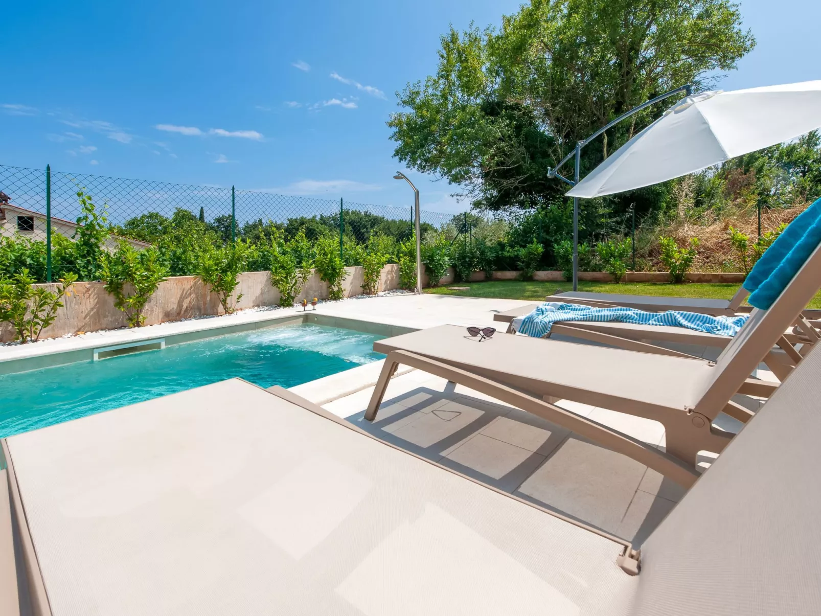 Echo villa, Istra, Pool Jacuzzi, BBQ, Haustierfreundlich-Buiten