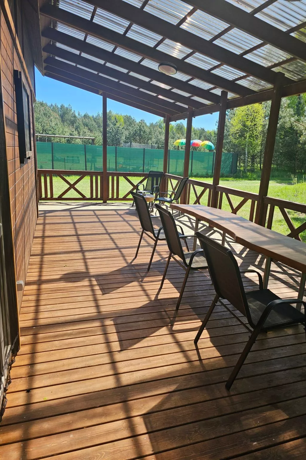 "Brown House" mit eigener Terrasse-Image-tags.info