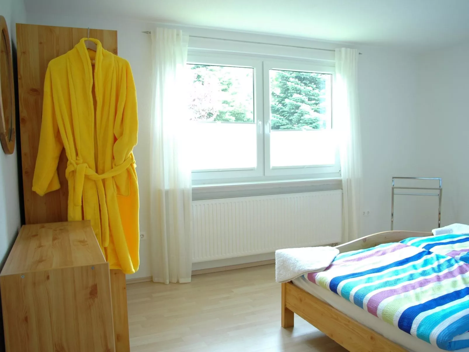 Mit Indoorpool, Garten und Partyraum-Binnen