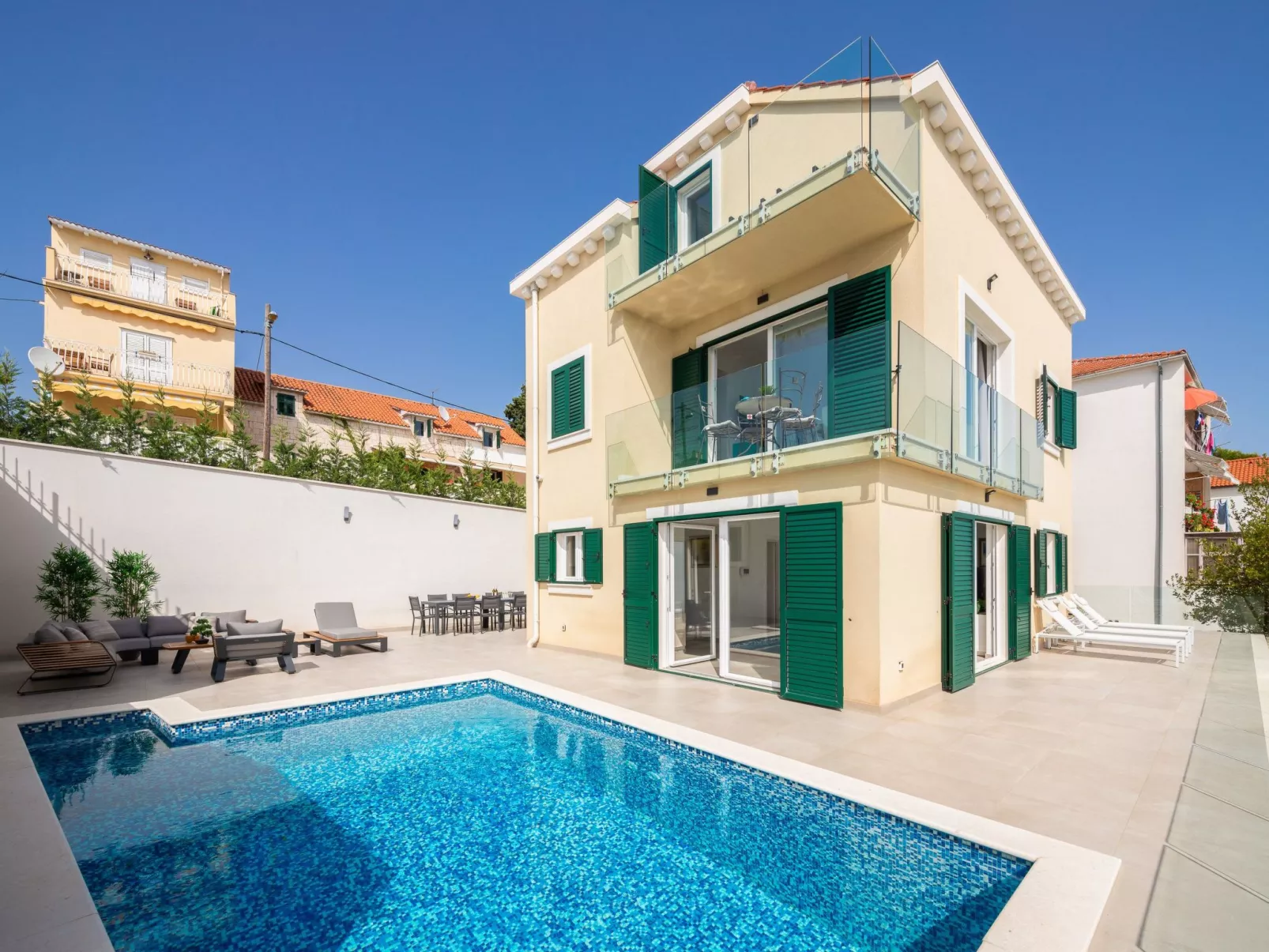 Epetium Beach Villa-Buiten