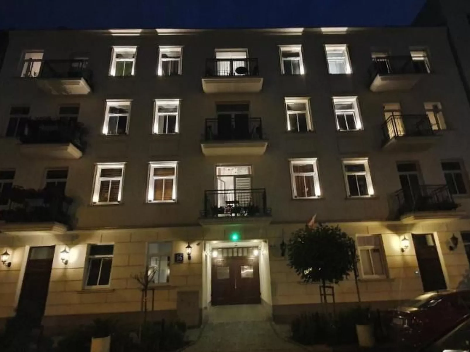 BESSERER PLATZ: Klassisches Warschau-Buiten