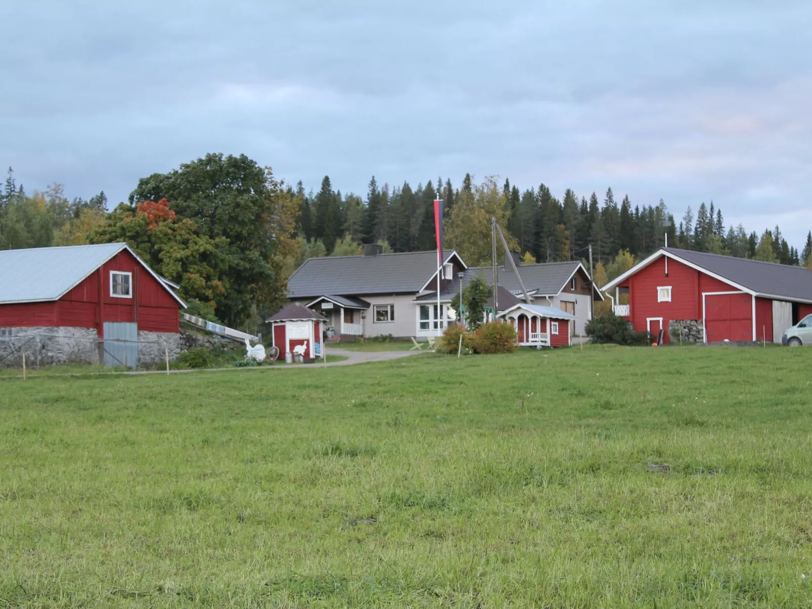 Anwesen mit eigenem Garten und Grill-Buiten