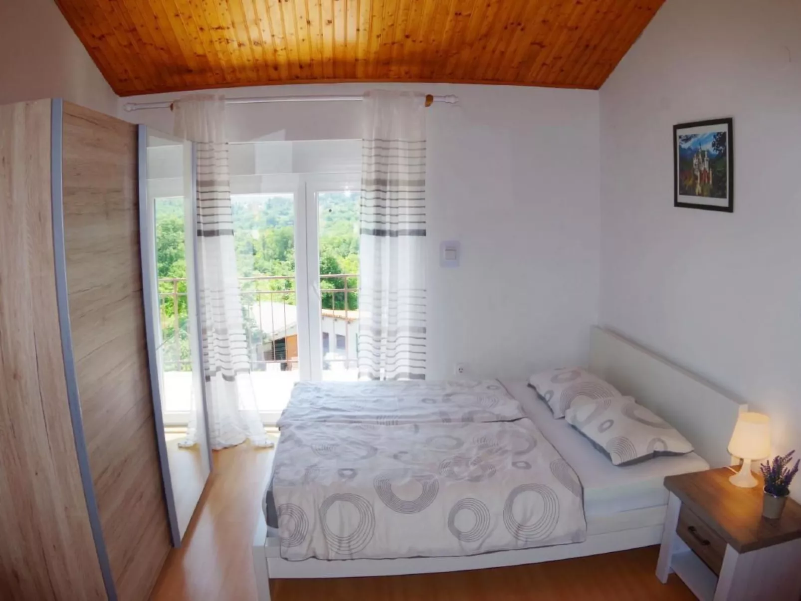 Im Dorf Kujići-Binnen