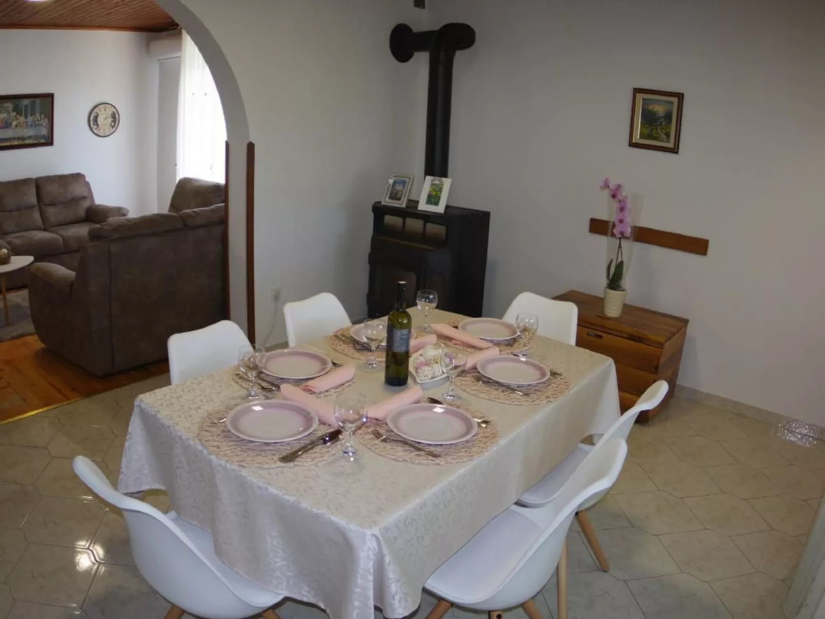 Wohnung mit privatem Pool und herrlicher Aussicht-Binnen