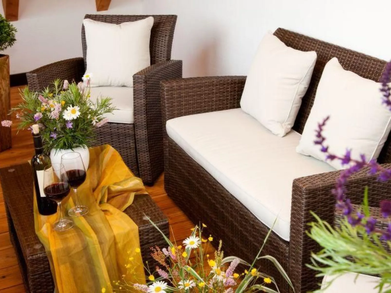 Landhaus mit Sonnenterrasse und Garten-Buiten