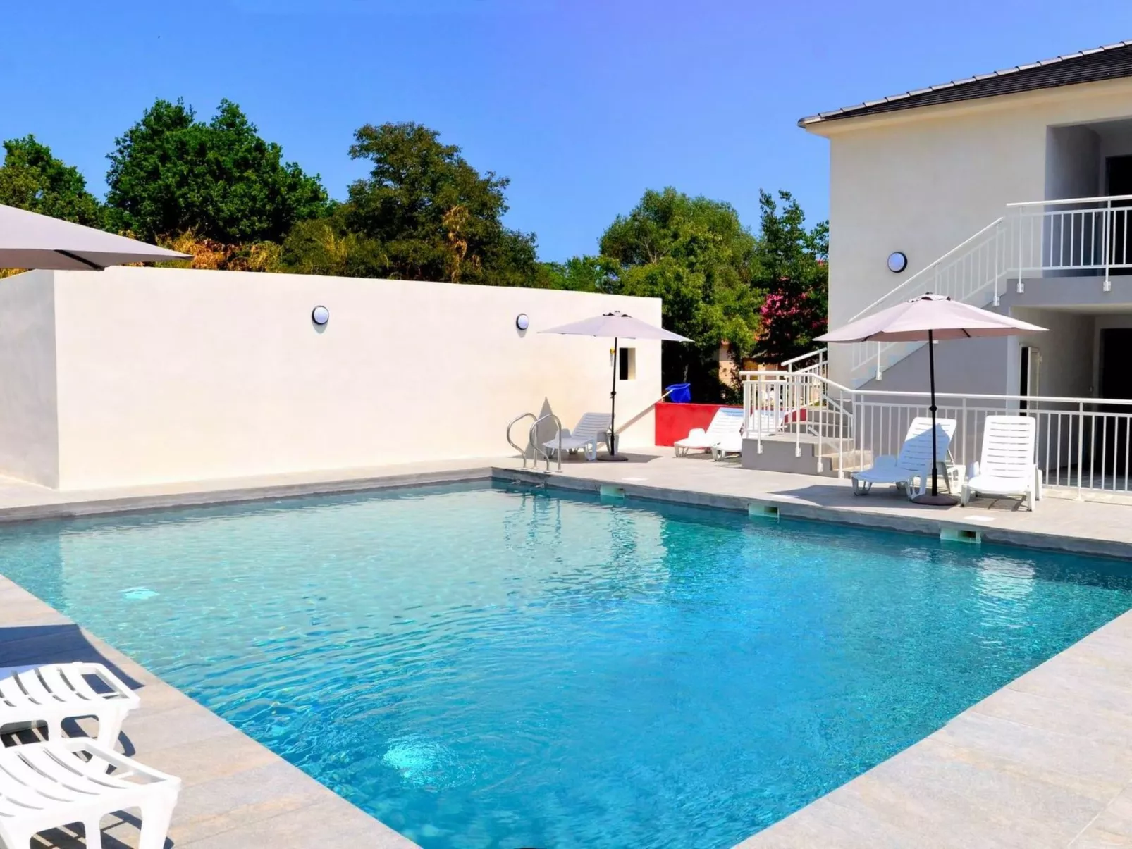 Marea Resort Wohnung mit Schwimmbad-Buiten