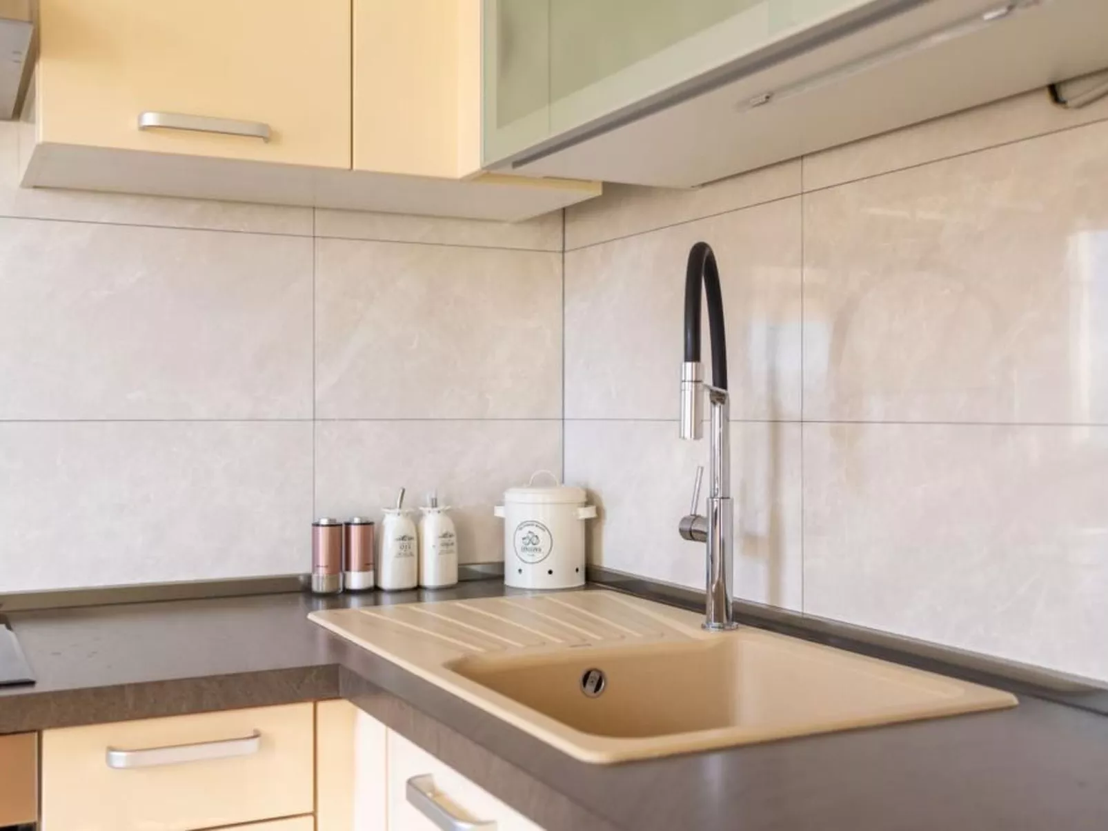 Coastal Comfort Apartment Teilen Speichern