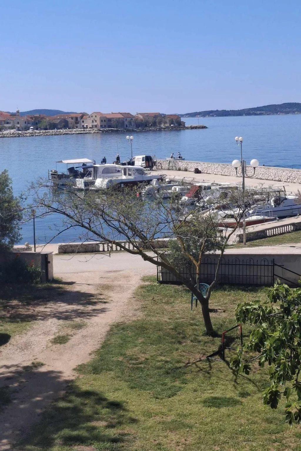Sonnige Wohnung "Bepo" mit Blick auf das Wasser - Buiten