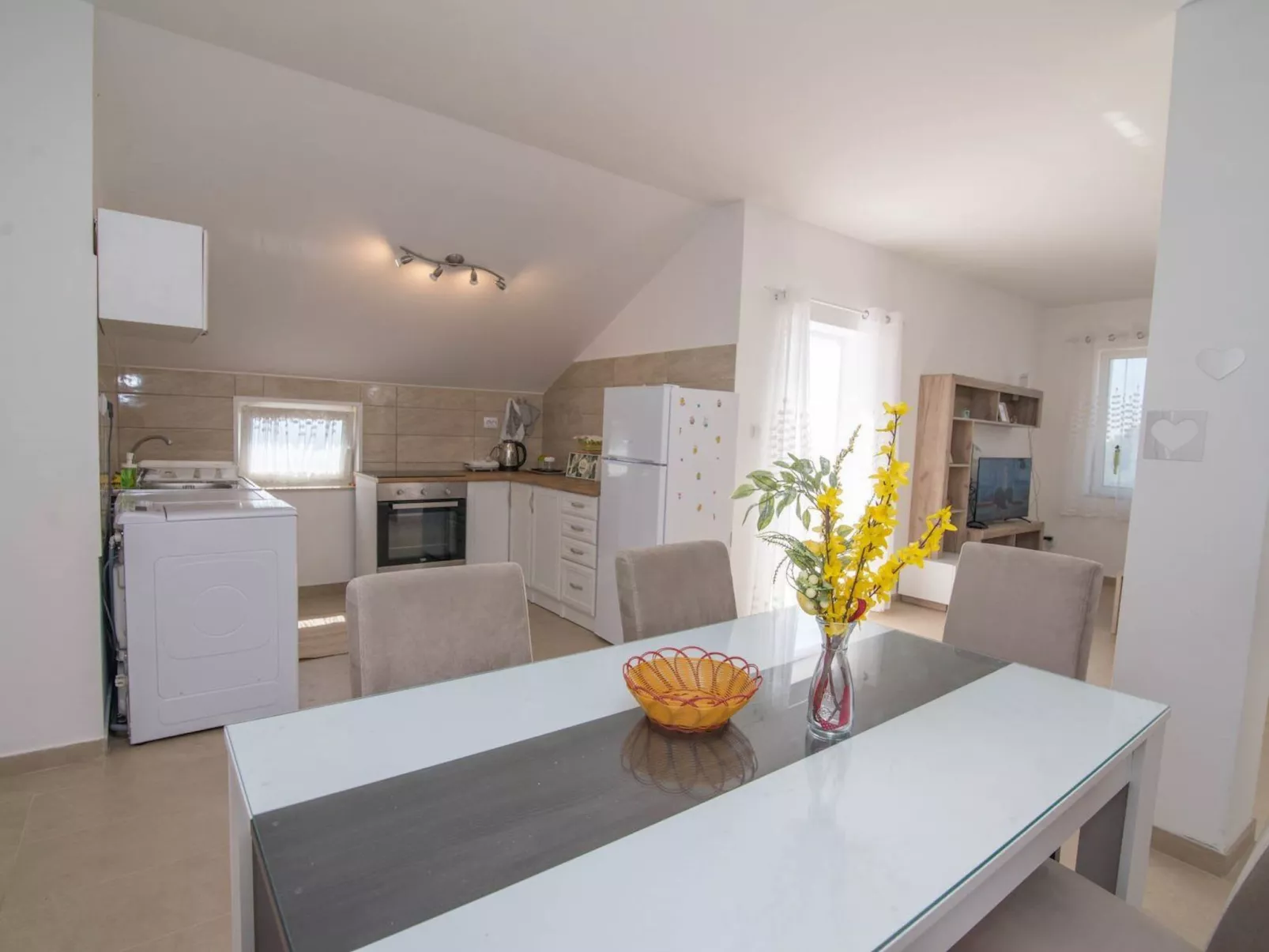 Tia Appartement mit Meerblick-Image-tags.info