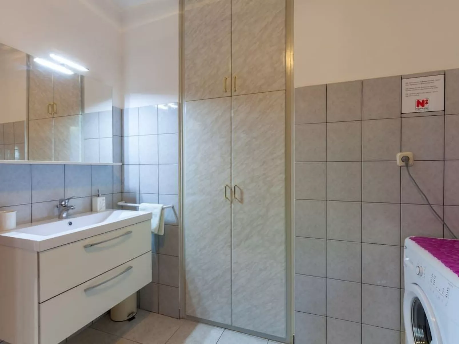 Privatwohnung mit Jacuzzi und Schwimmbad-Binnen