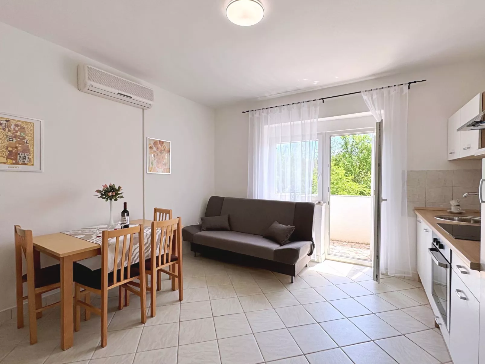 Apartments Nikolic-Binnen