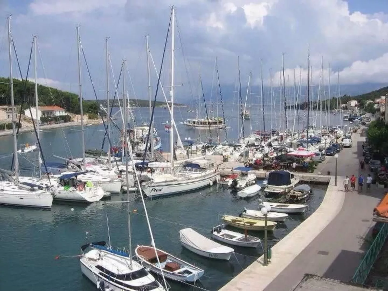 Hütte "Moj mir" mit Blick auf das Wasser-Buiten
