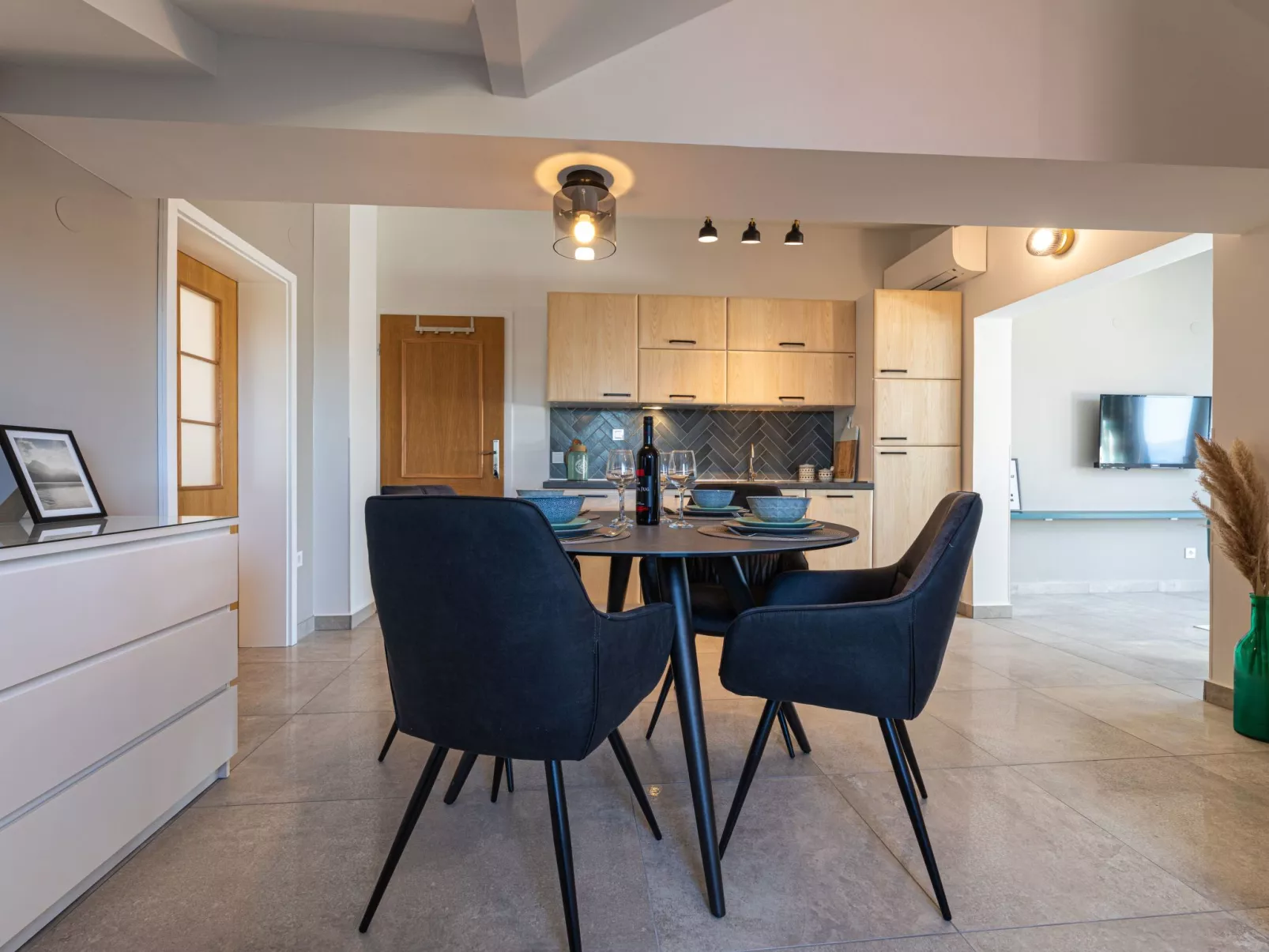 App mit Meerblick und Pool für 2-4 Personen-Binnen