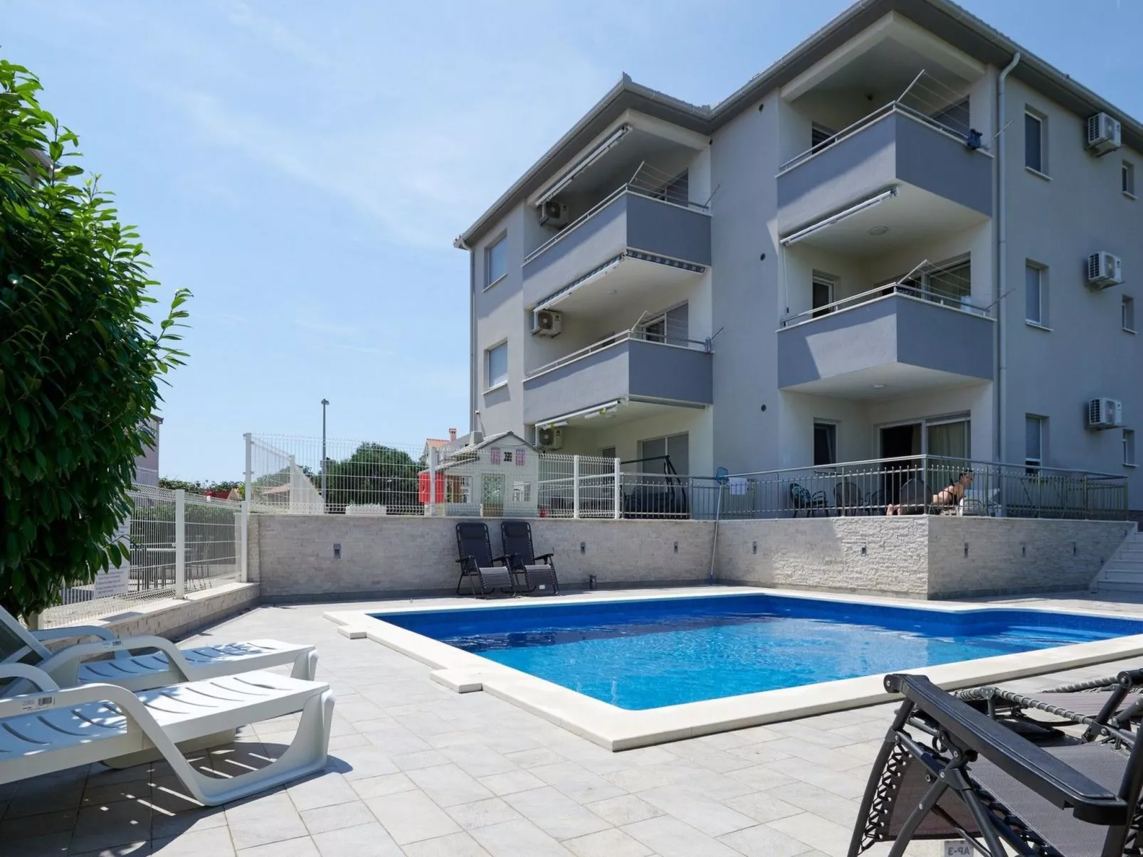 Appartement Adria mit Meerblick und Gemeinschaftspool-Buiten